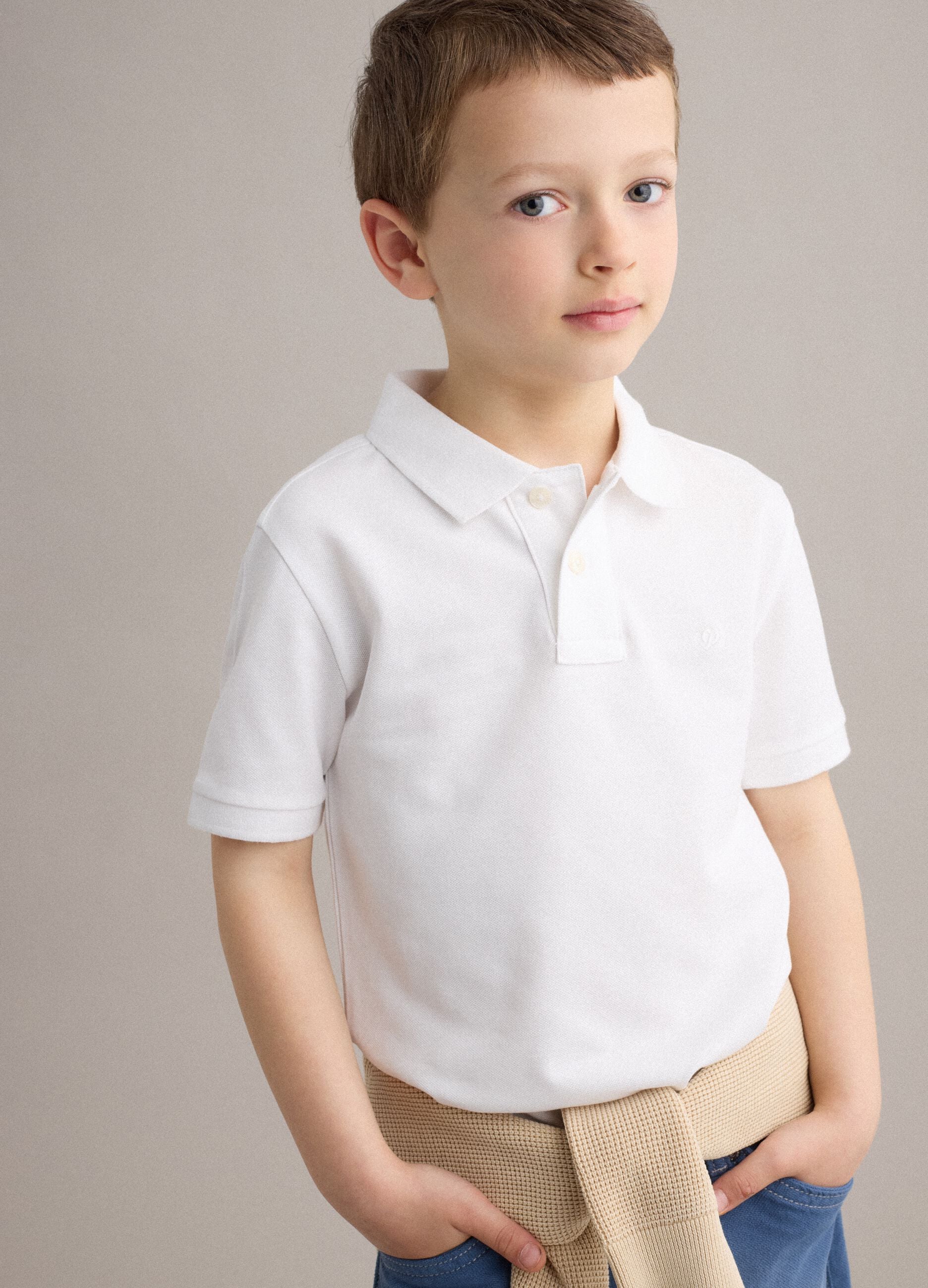 Polo branca de algod&atilde;o el&aacute;stico para crian&ccedil;as ajuste regular