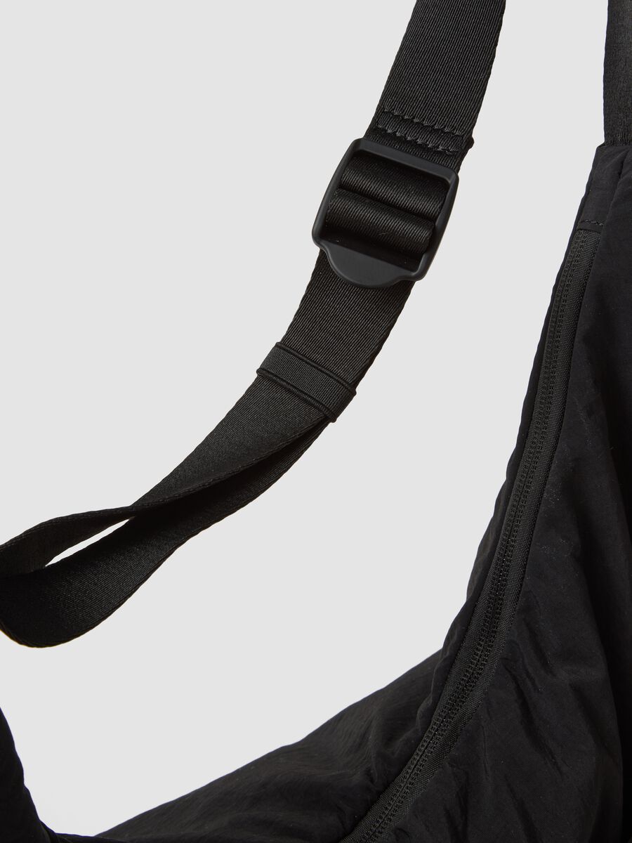 Black shoulder bag with adjustable strap_3