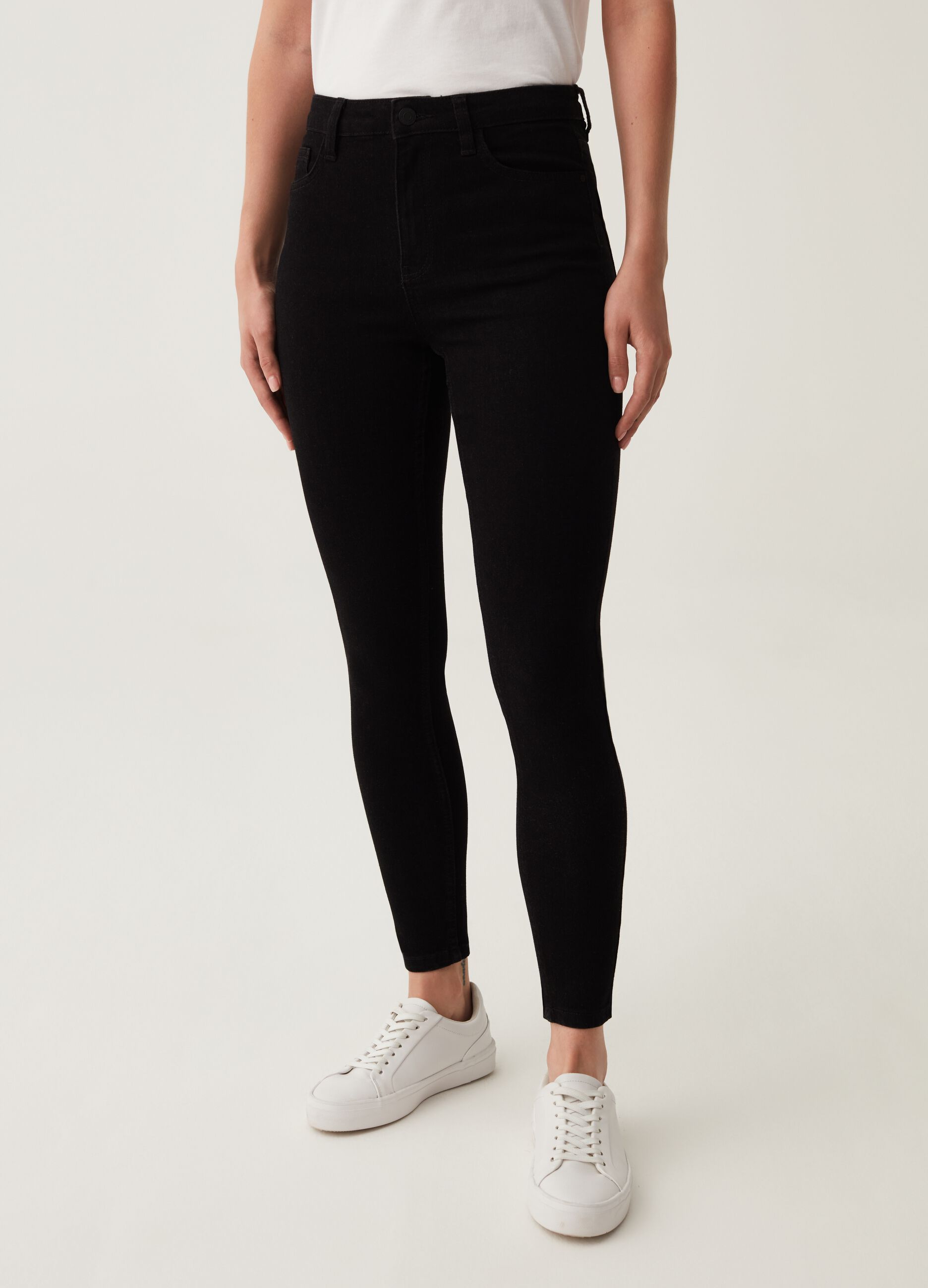 Skinny-fit jeans with five pockets_1