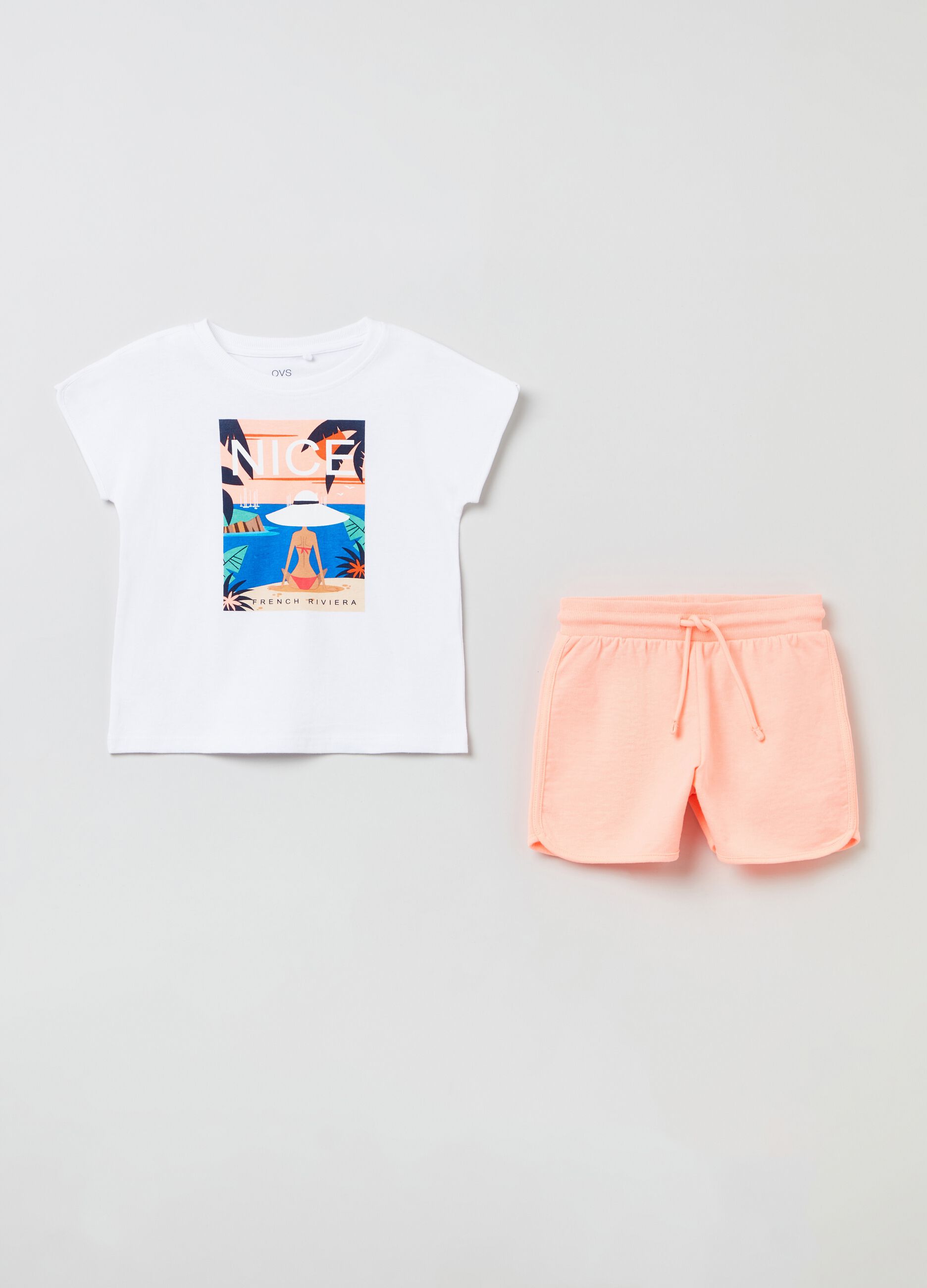 Pack jogging camiseta y shorts con estampado