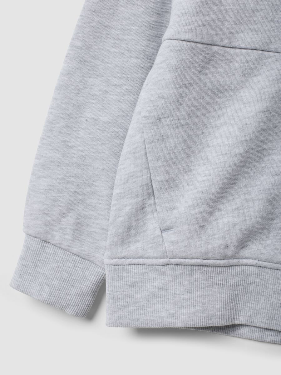 Grey organic cotton hooded sweatshirt with oversized fit for boys_3