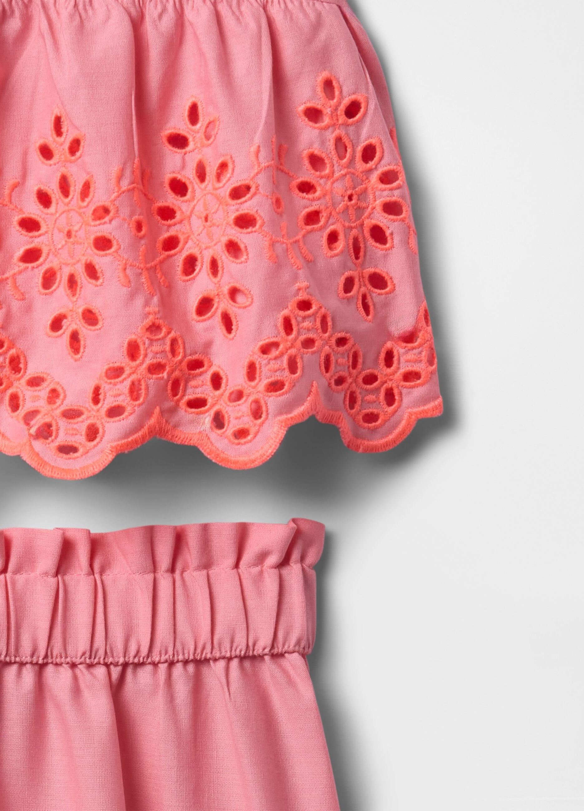 Besticktes Rosa-Set mit R&uuml;schen