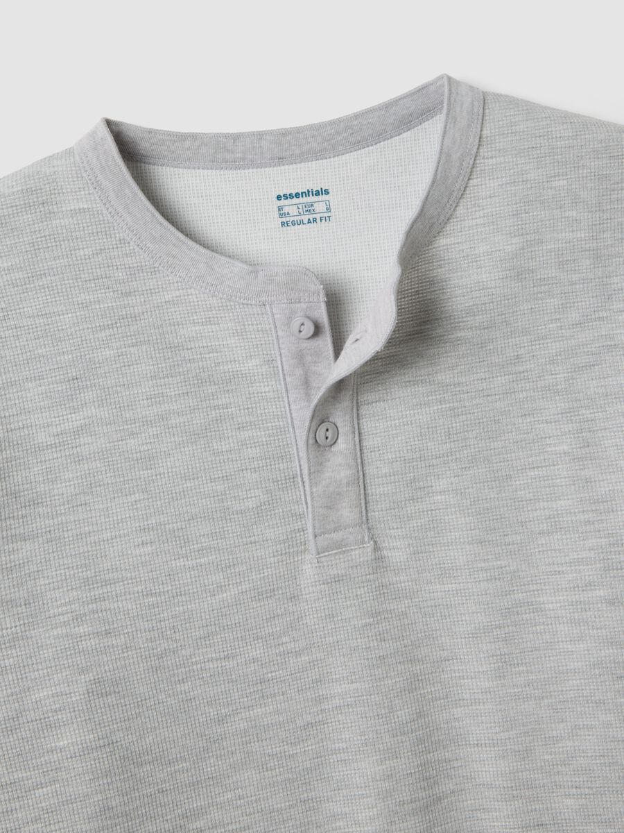 Graues T-Shirt aus Viskose-Mix in Wabenstruktur, Regular Fit_1