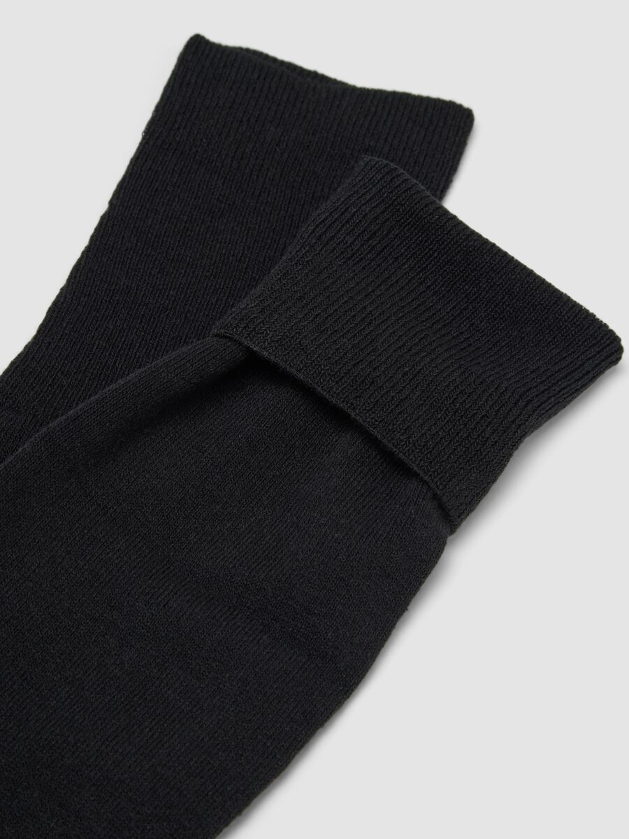 2-pack of black long stretch-cotton socks_1