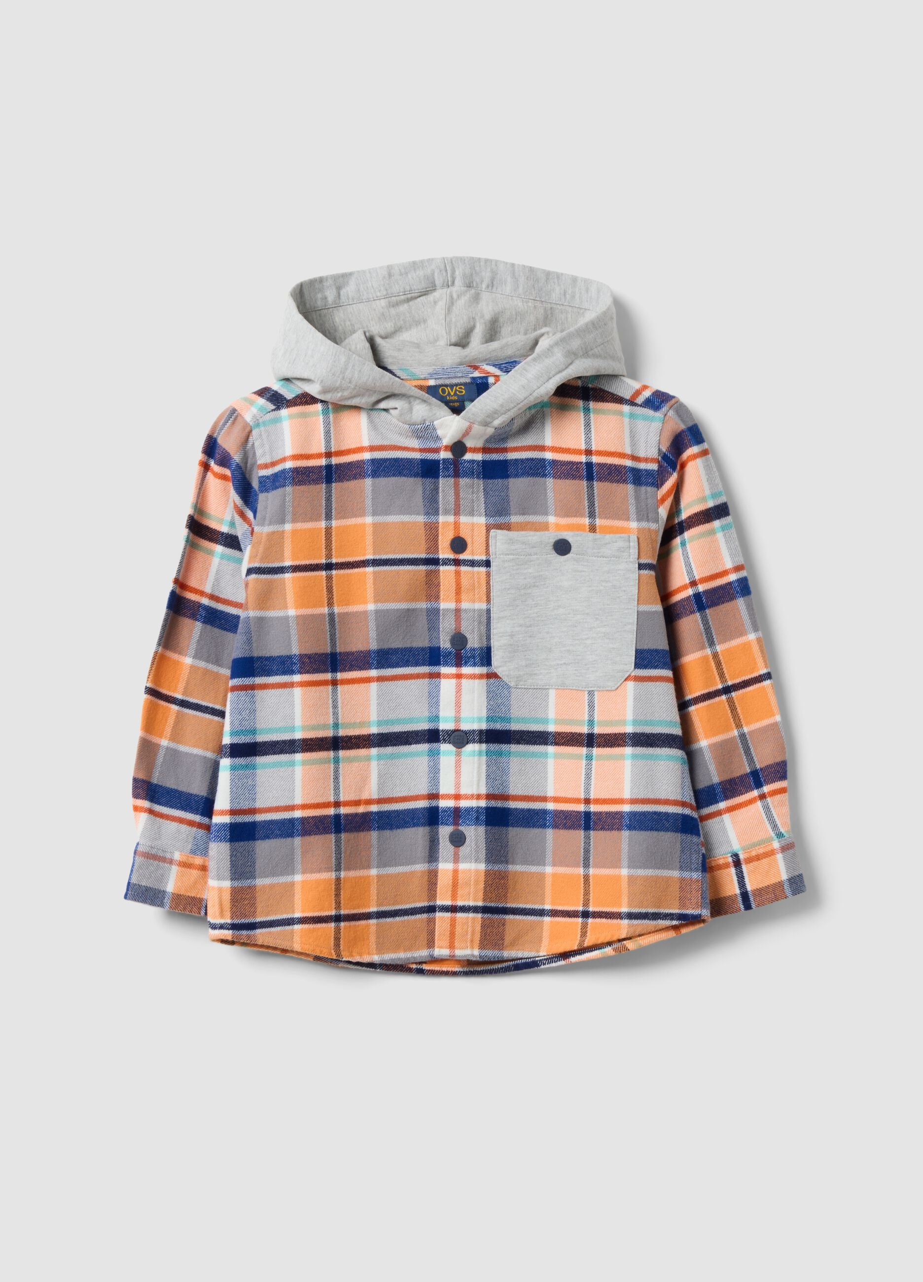 Camisa multicolor slim fit com capuz em algod&atilde;o puro para menino
