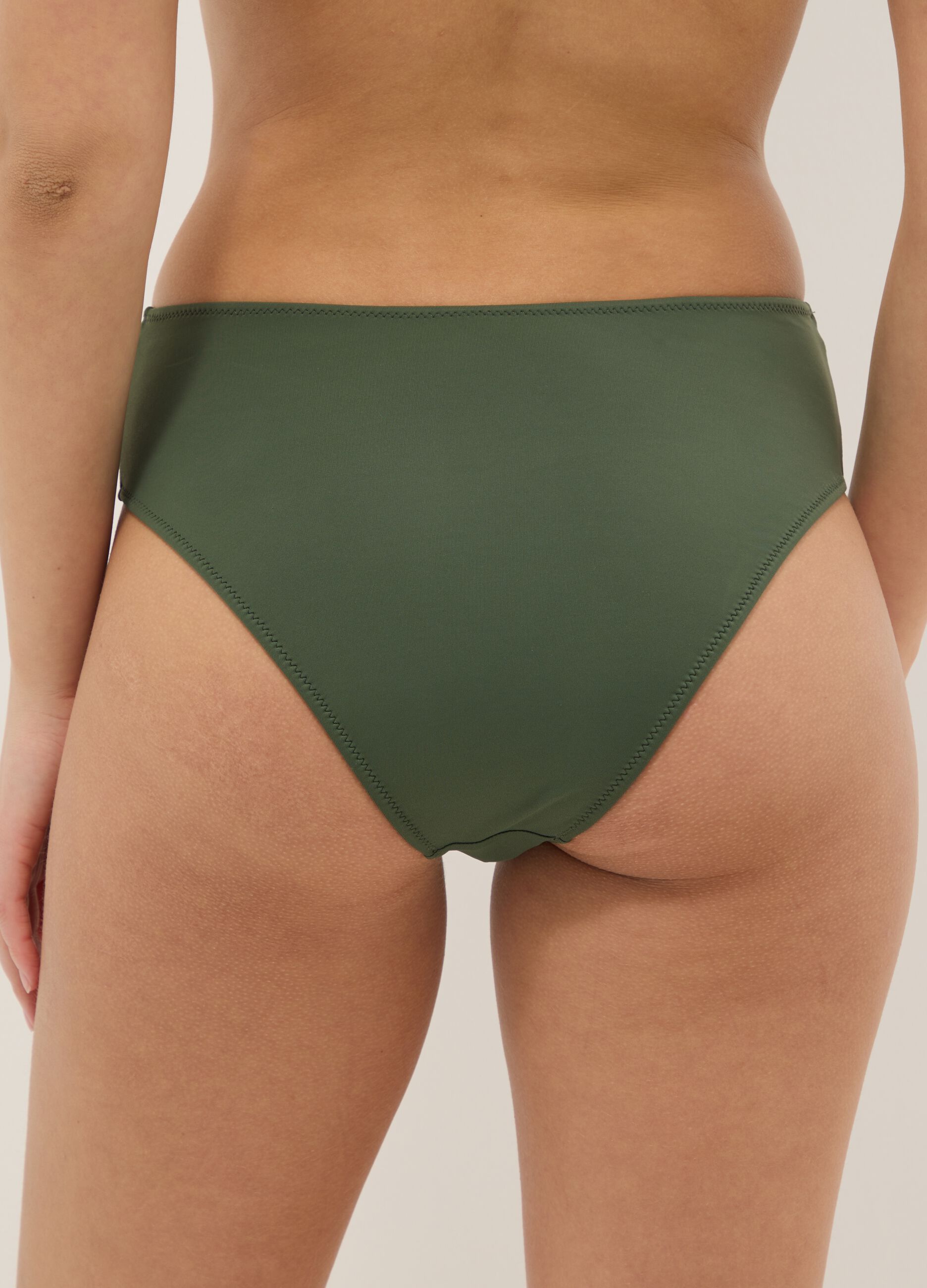 Gr&uuml;ne, hoch geschnittene Bikinihose aus Stretchmaterial
