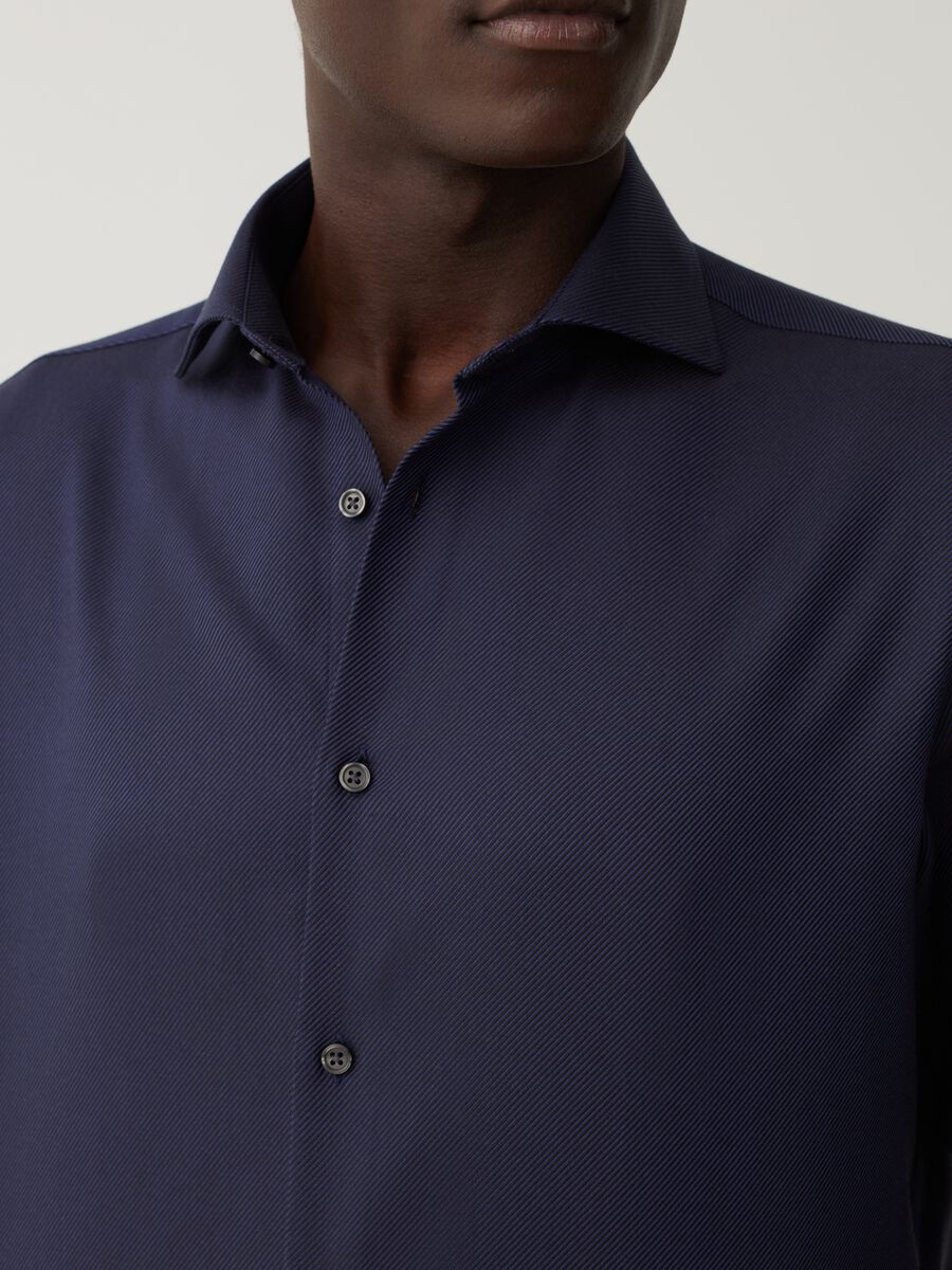 Regular-fit shirt in cotton twill_3