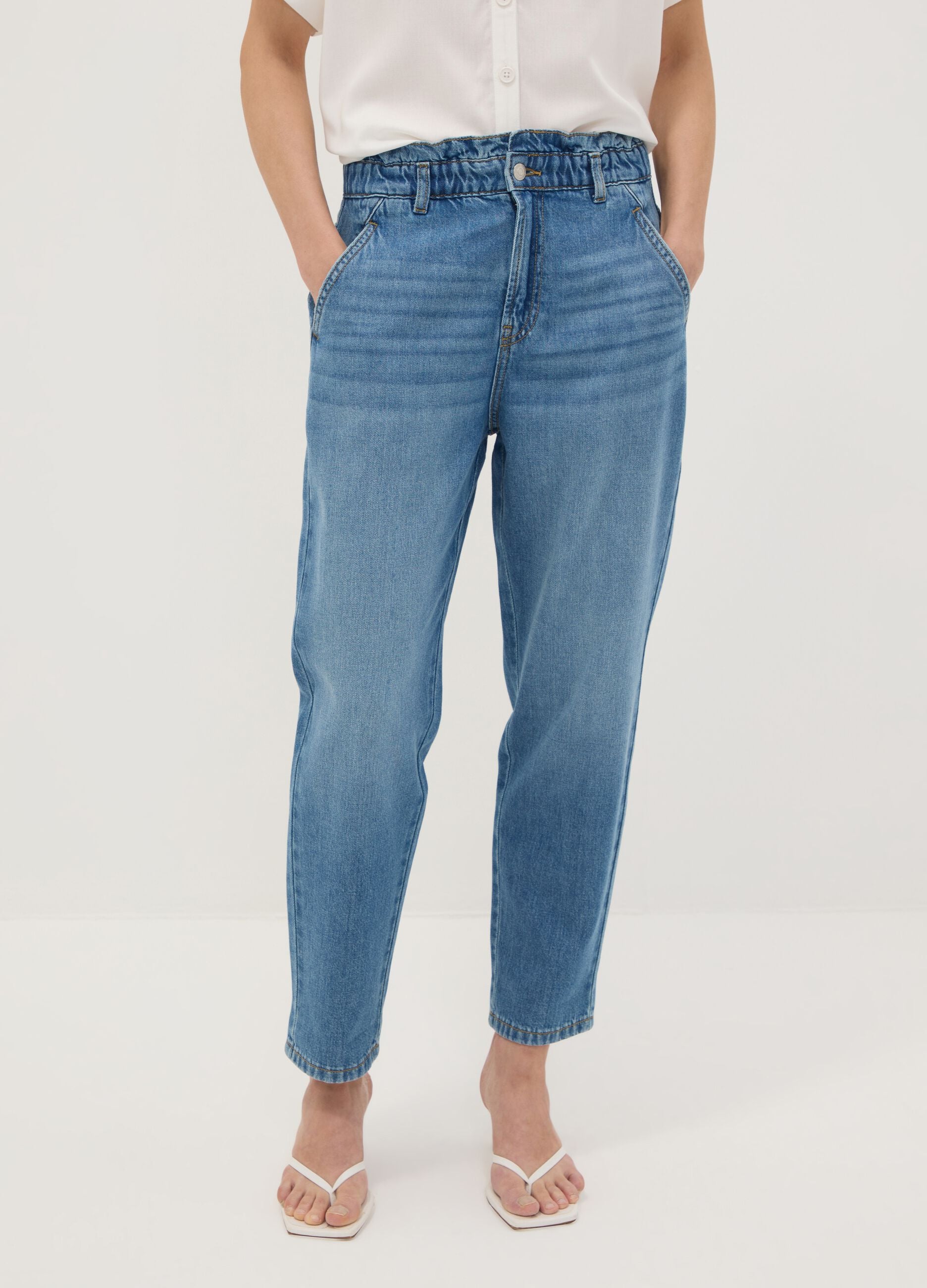 Jeans denim azzurri in puro cotone con vita paperbag baggy fit