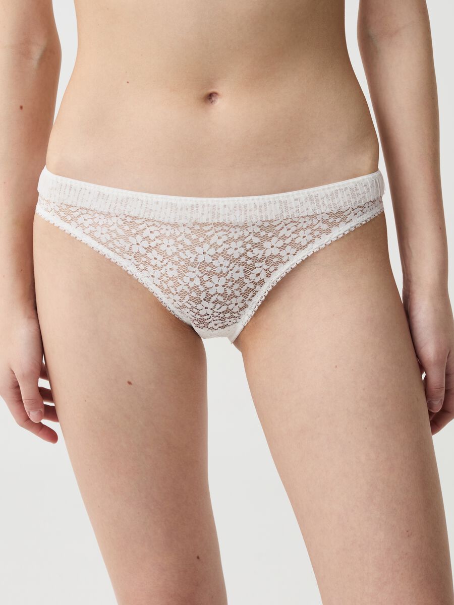 Floral lace briefs with pleated frill_1