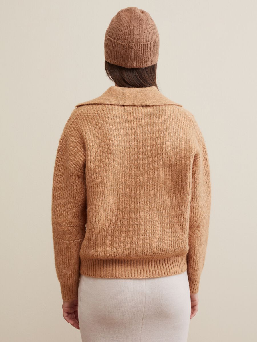 Flat-ribbed top with polo neck_2