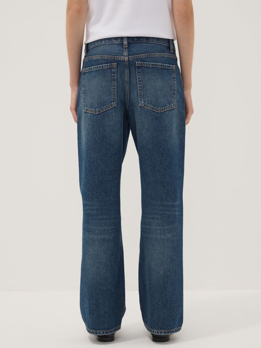 Straight-Fit-Jeans aus reiner Baumwolle in Dunkelblau_3