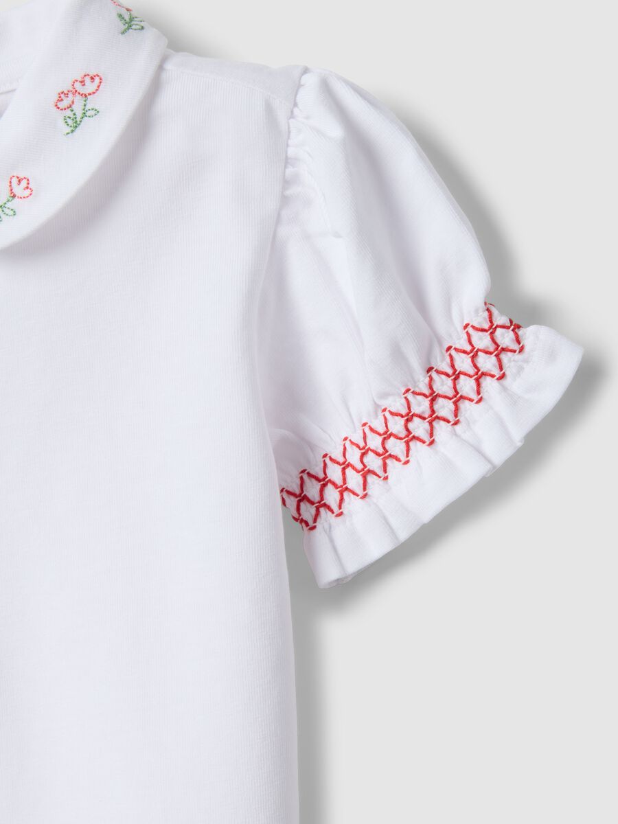 White stretchy cotton girls' polo shirt regular fit with embroidery_3
