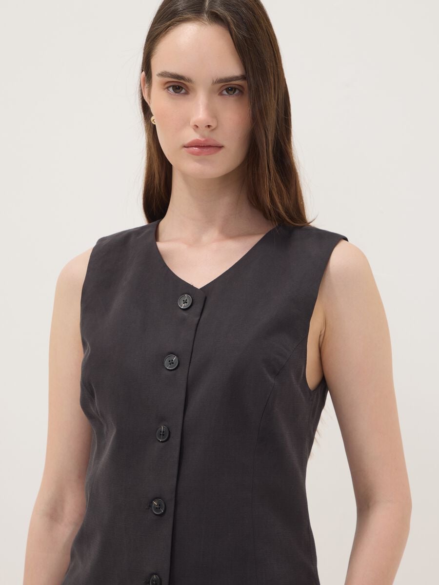 Black slim-fit viscose-blend waistcoat_0