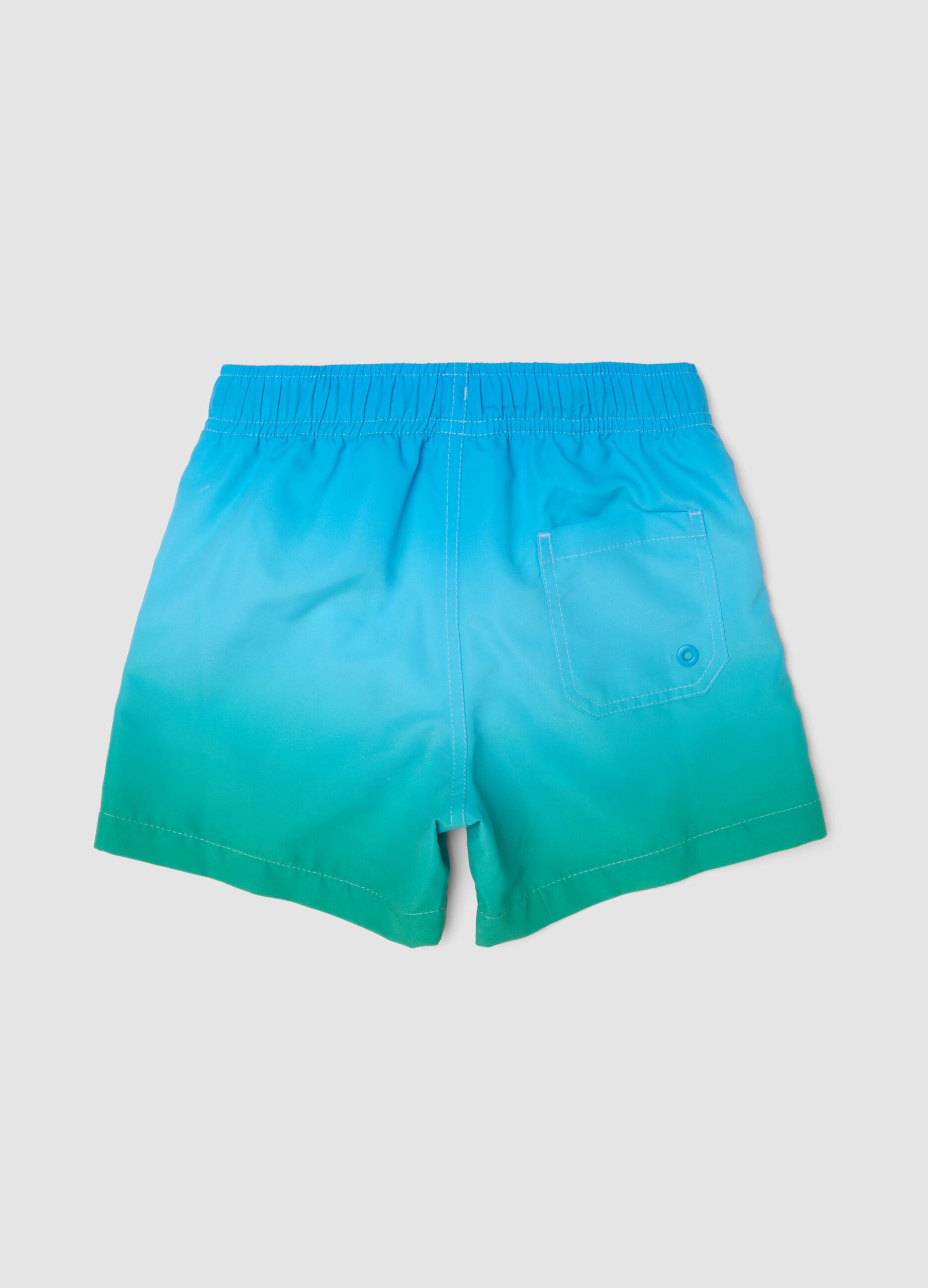 &Mu;&pi;&lambda;&epsilon; &pi;&alpha;&iota;&delta;&iota;&kappa;ό &mu;&alpha;&gamma;&iota;ό &sigma;&omicron;&rho;&tau;&sigmaf; &mu;&epsilon; &nu;&tau;&epsilon;&gamma;&kappa;&rho;&alpha;&nu;&tau;έ &kappa;&alpha;&iota; &epsilon;&lambda;&alpha;&sigma;&tau;&iota;&kappa;ή &mu;έ&sigma;&eta;