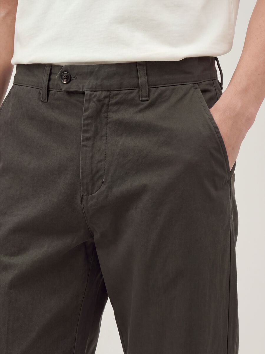 Green cotton chino trousers, regular fit_2