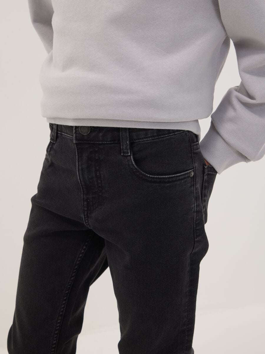 Boys&rsquo; black denim stretch-cotton jeans, regular fit_2