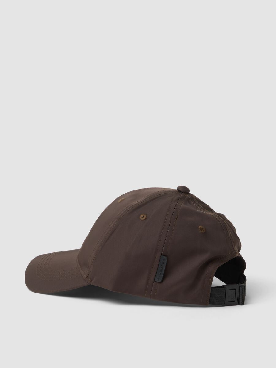 Braune Cap mit gebogenem Schirm_1