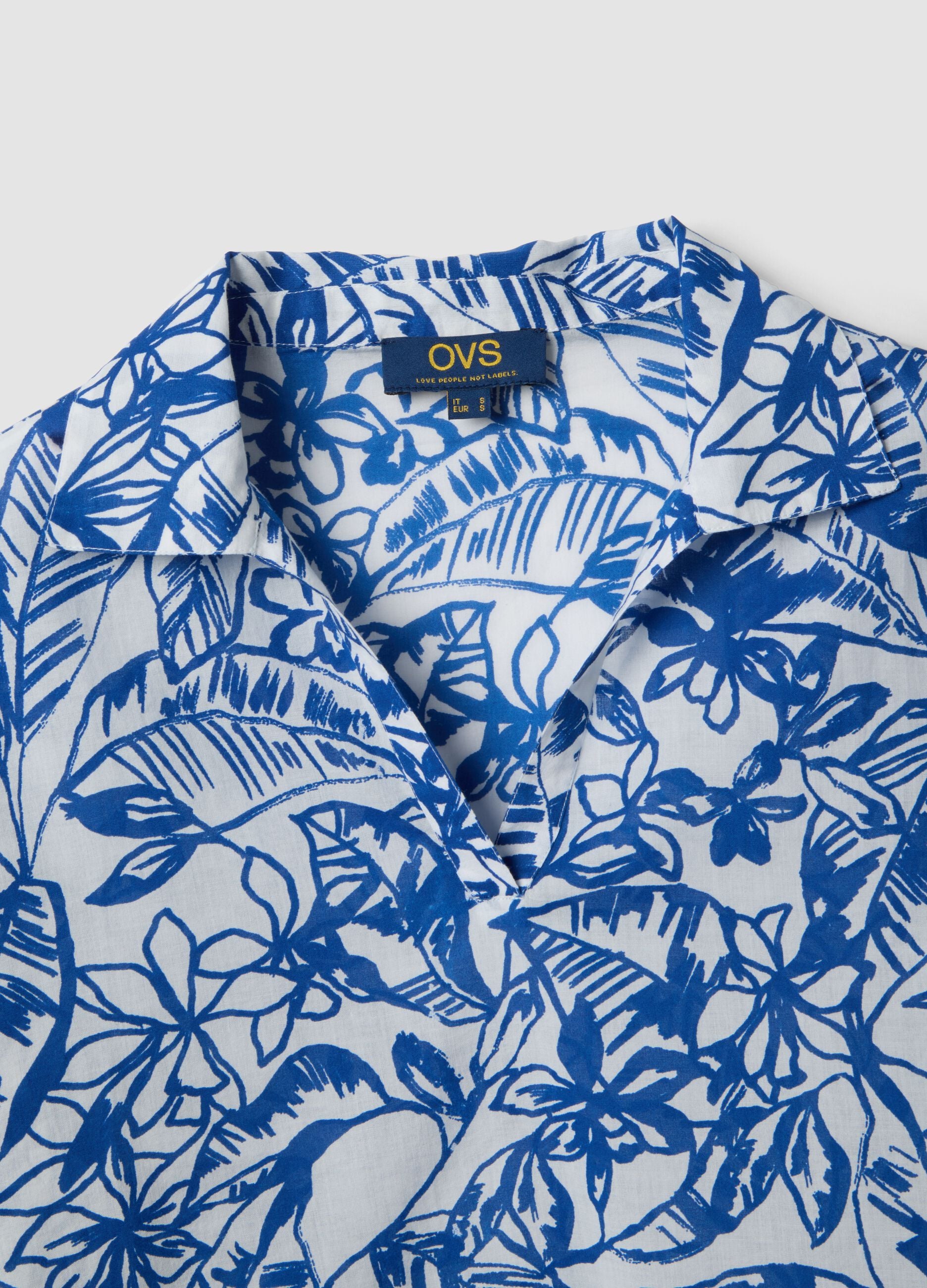 Blue and white organic cotton kaftan with tropical print