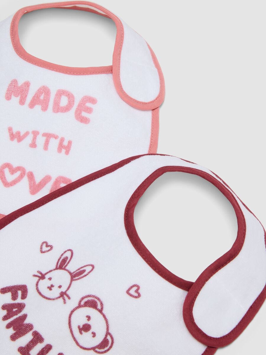 Pack of four multicolour baby bibs in organic cotton blend_1