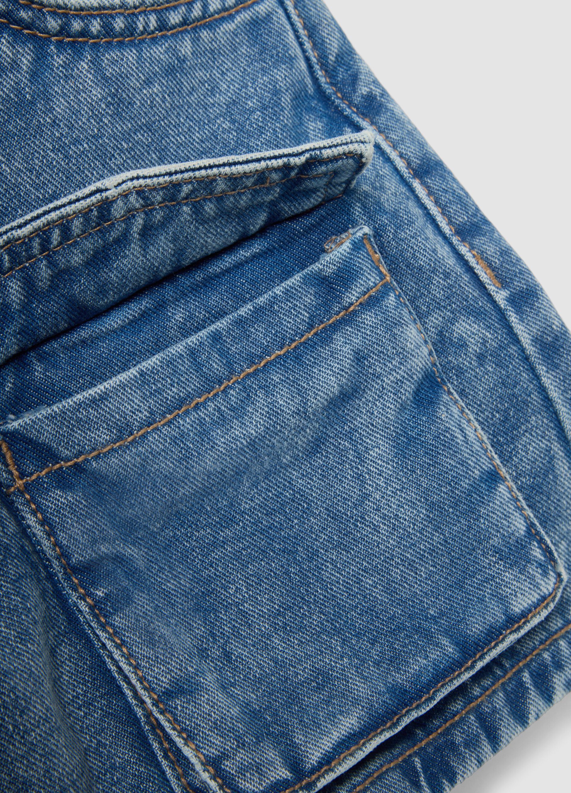 Girls&rsquo; blue denim cotton cargo shorts with wide-leg fit