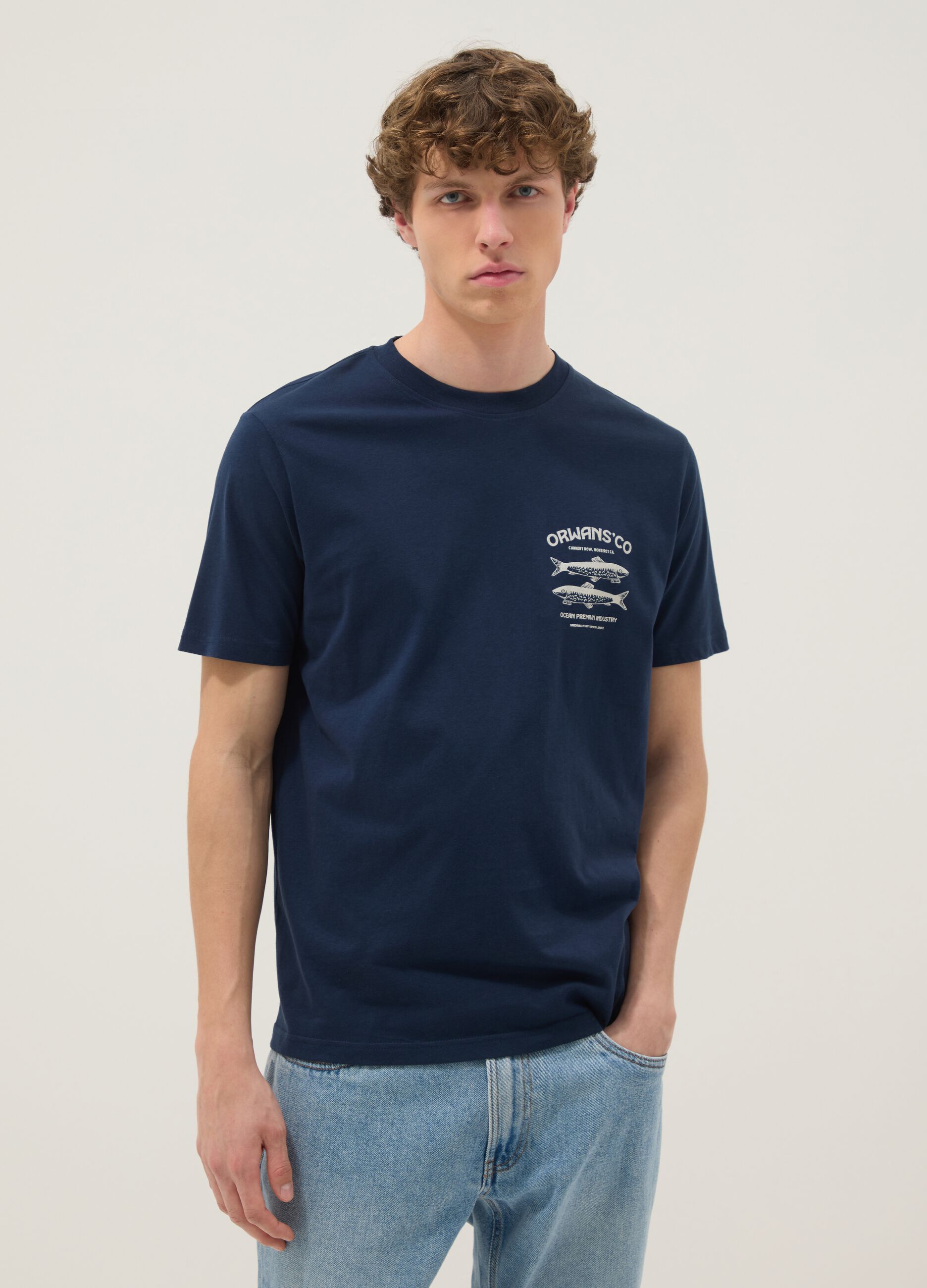 Blue short-sleeved T-shirt in 100% cotton
