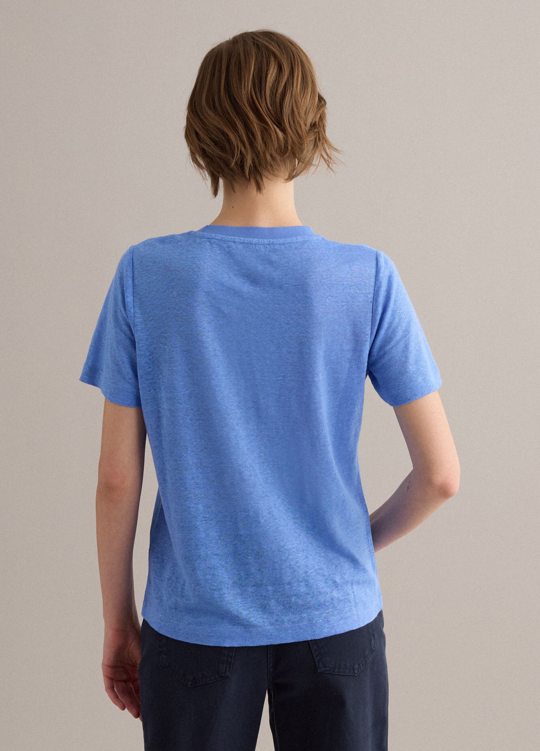 Hellblaues T-Shirt aus reinem Leinen mit kurzen &Auml;rmeln, Regular Fit