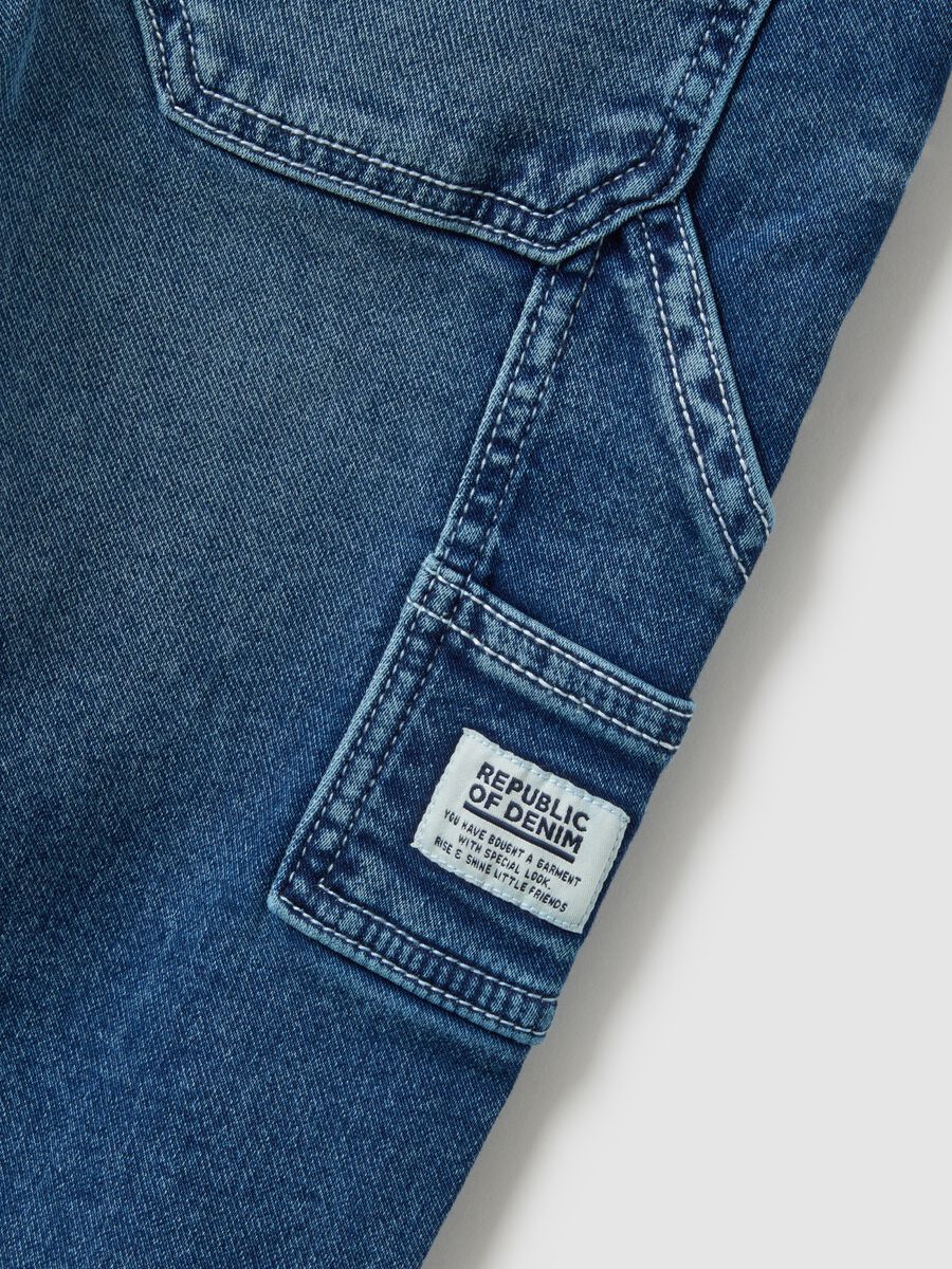 Blue cotton relaxed fit jog denim for kids_3