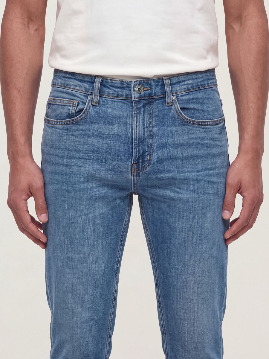 Blaue Slim-Fit-Jeans aus Stretch-Baumwolle_3