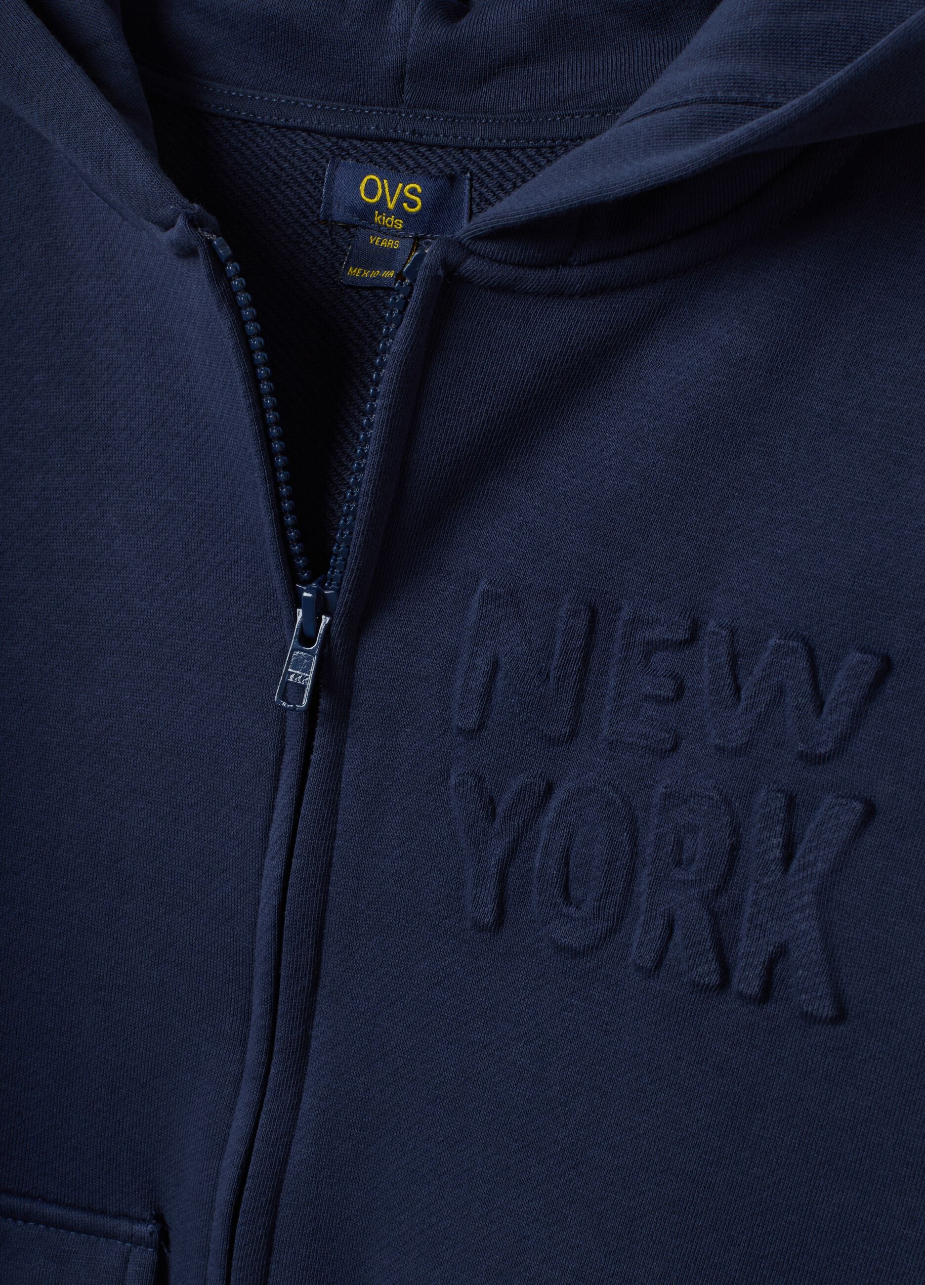 Sweatshirt azul 100% algod&atilde;o com capuz e gola redonda