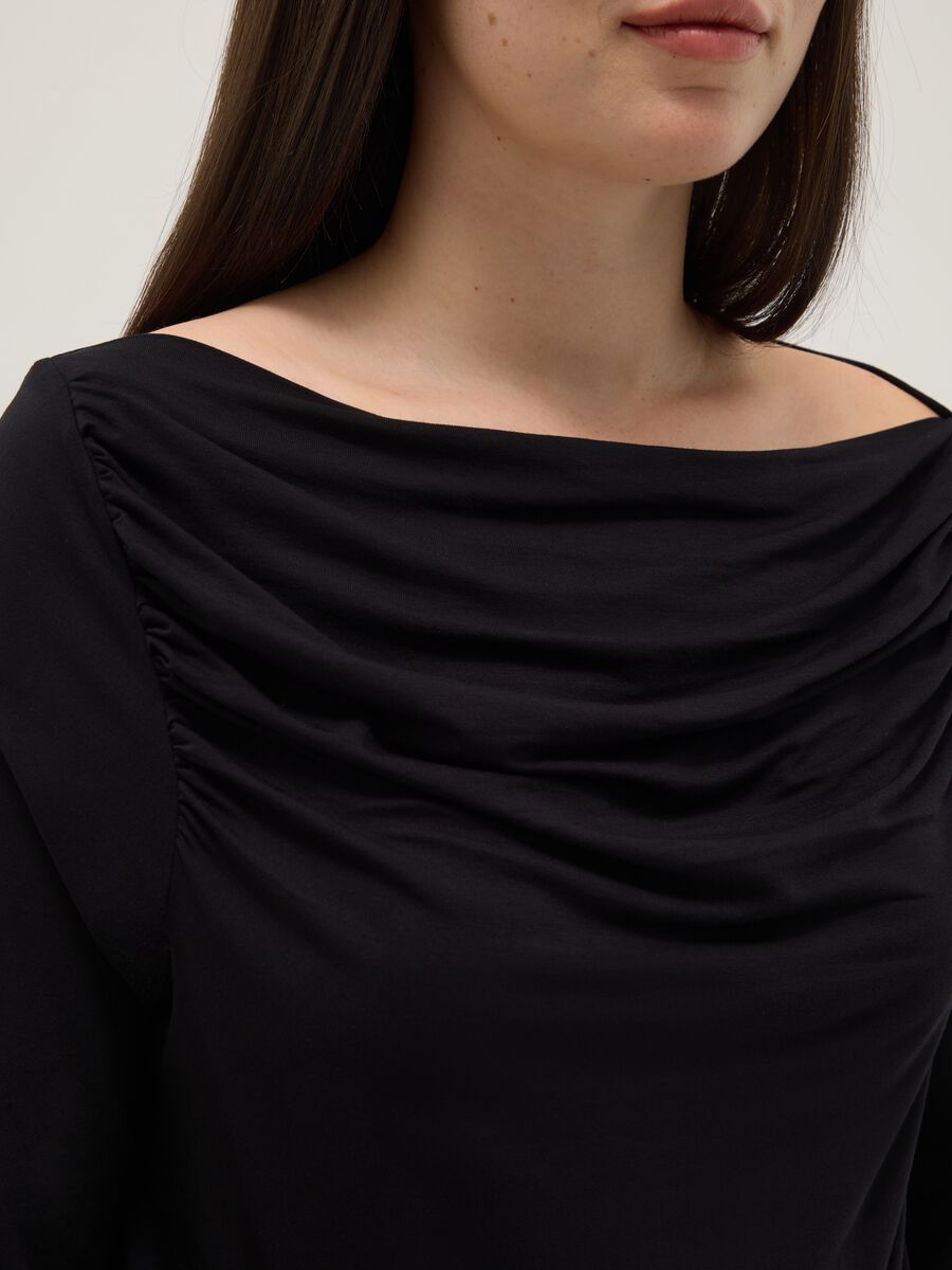 Black stretch viscose long sleeve top with boat neckline and regular fit_2