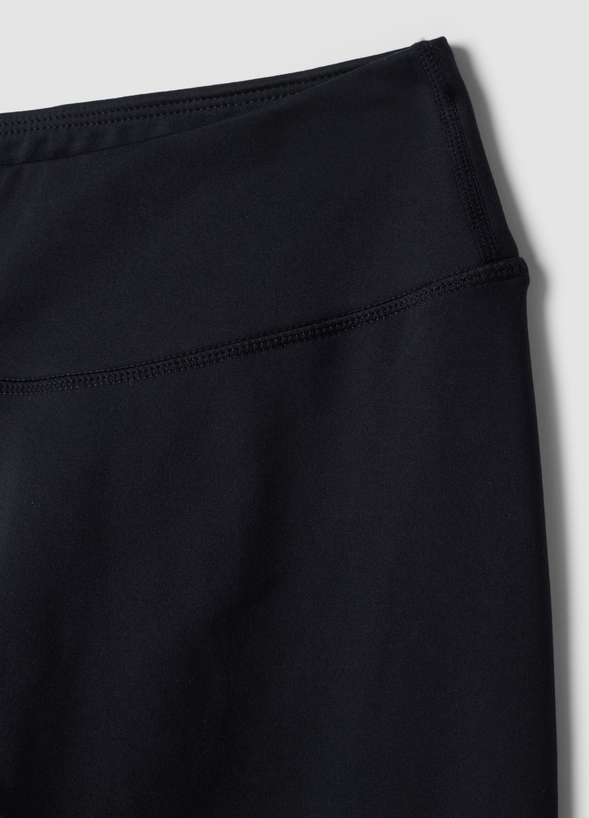 Black high-waisted stretch leggings