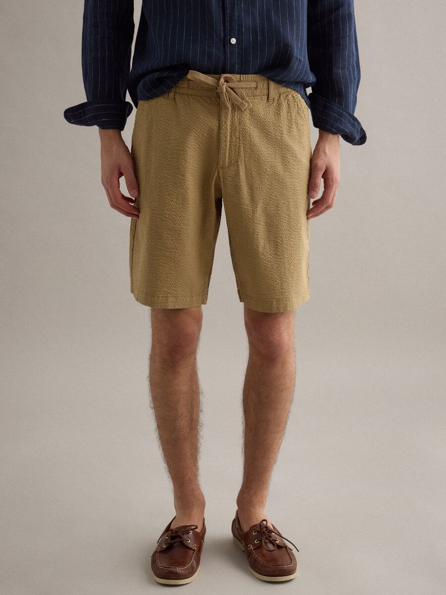 Beige Chino-Shorts aus Stretch-Baumwolle, Regular Fit_1