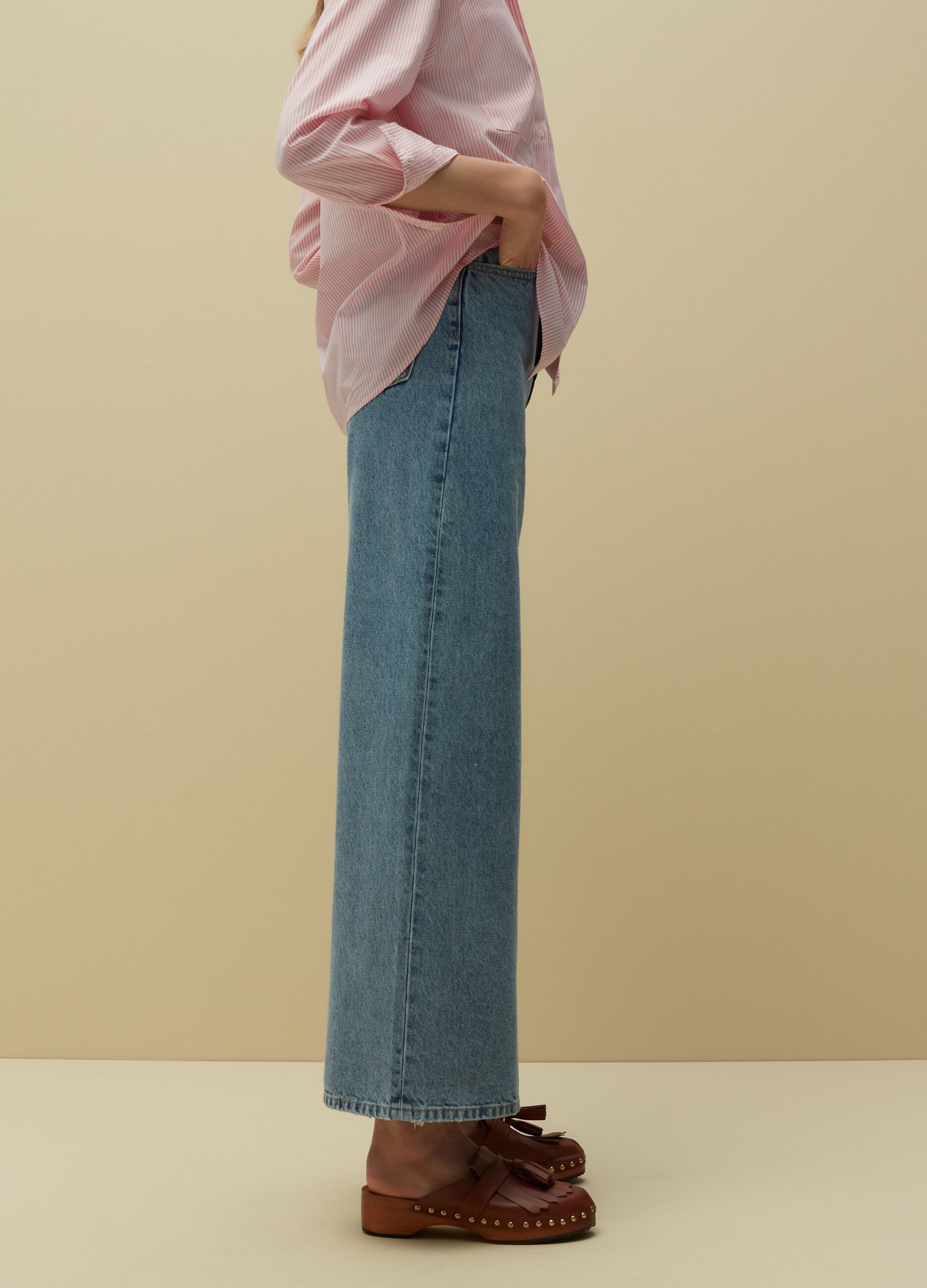 Wide-leg jeans with five pockets
