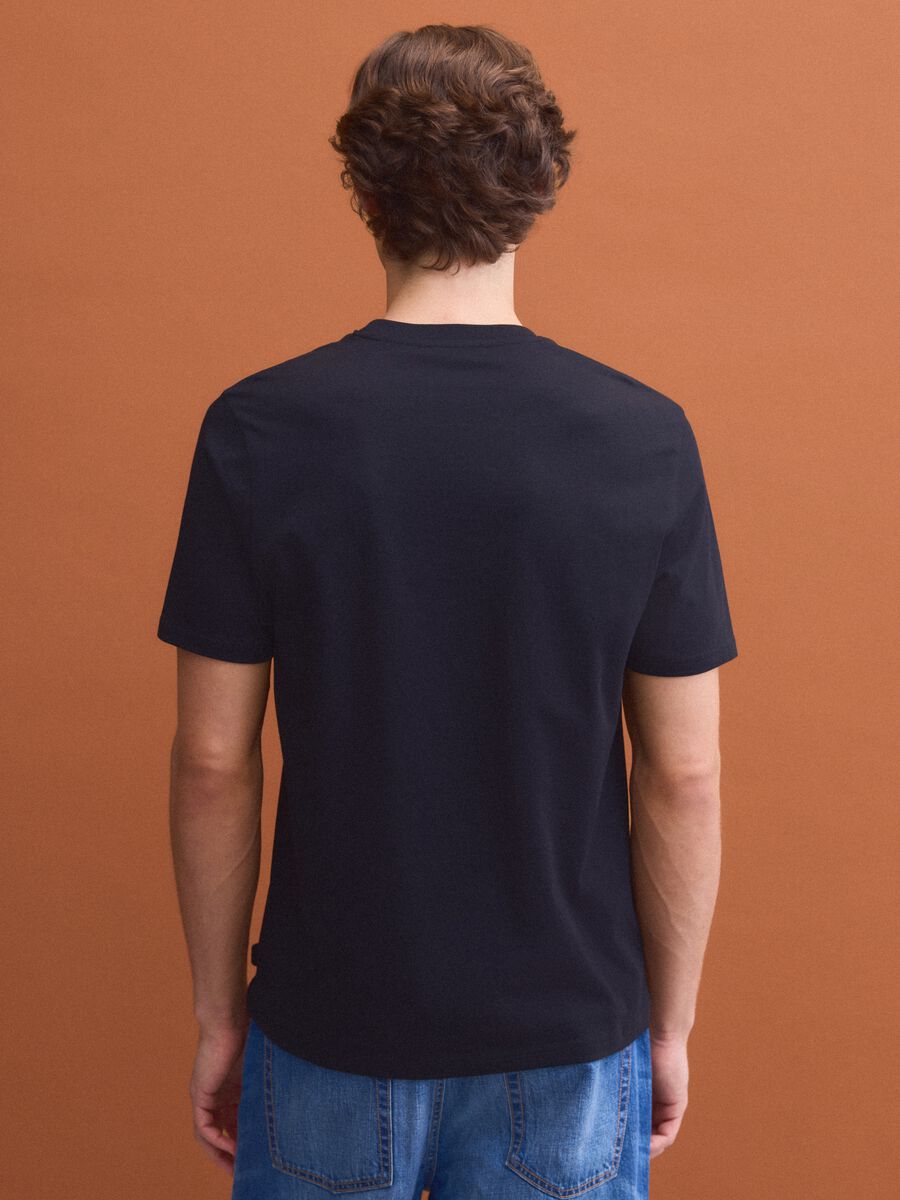 Black crew-neck pure cotton T-shirt, regular fit_3
