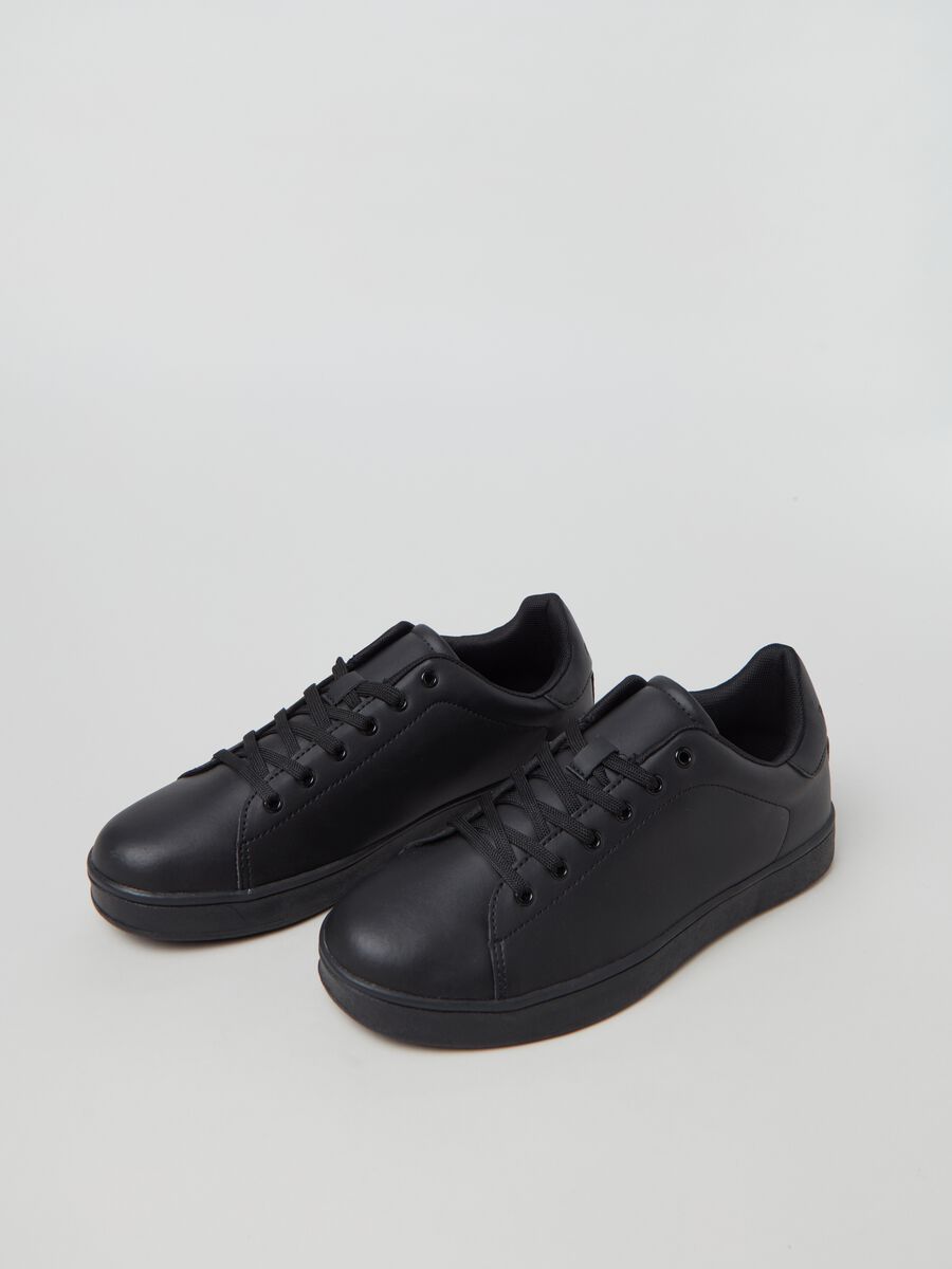 Solid colour lace-up sneakers_1