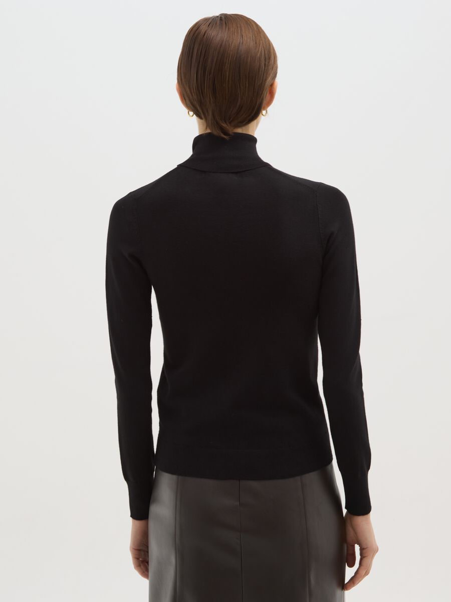 Regular fit black ribbed turtleneck sweater_2