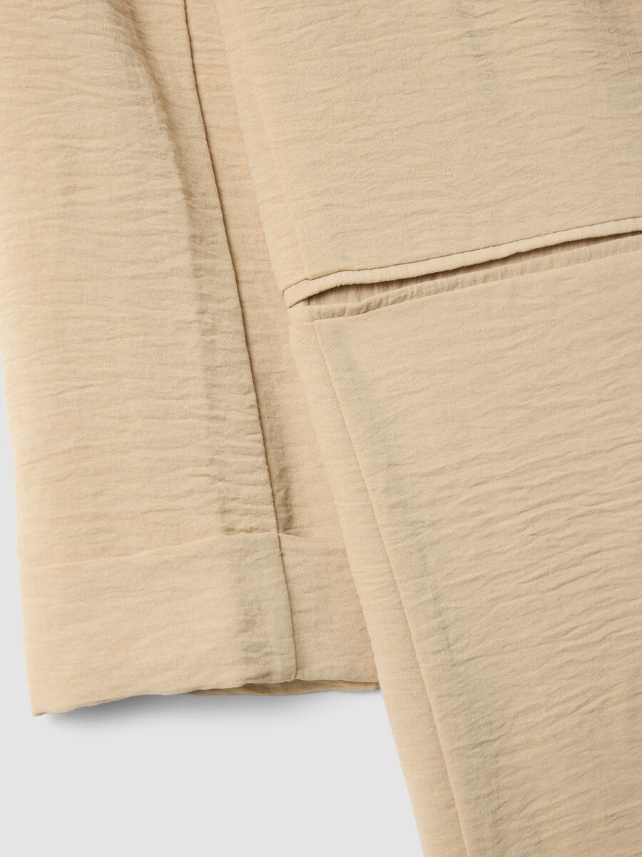 Beige regular-fit buttonless blazer_5