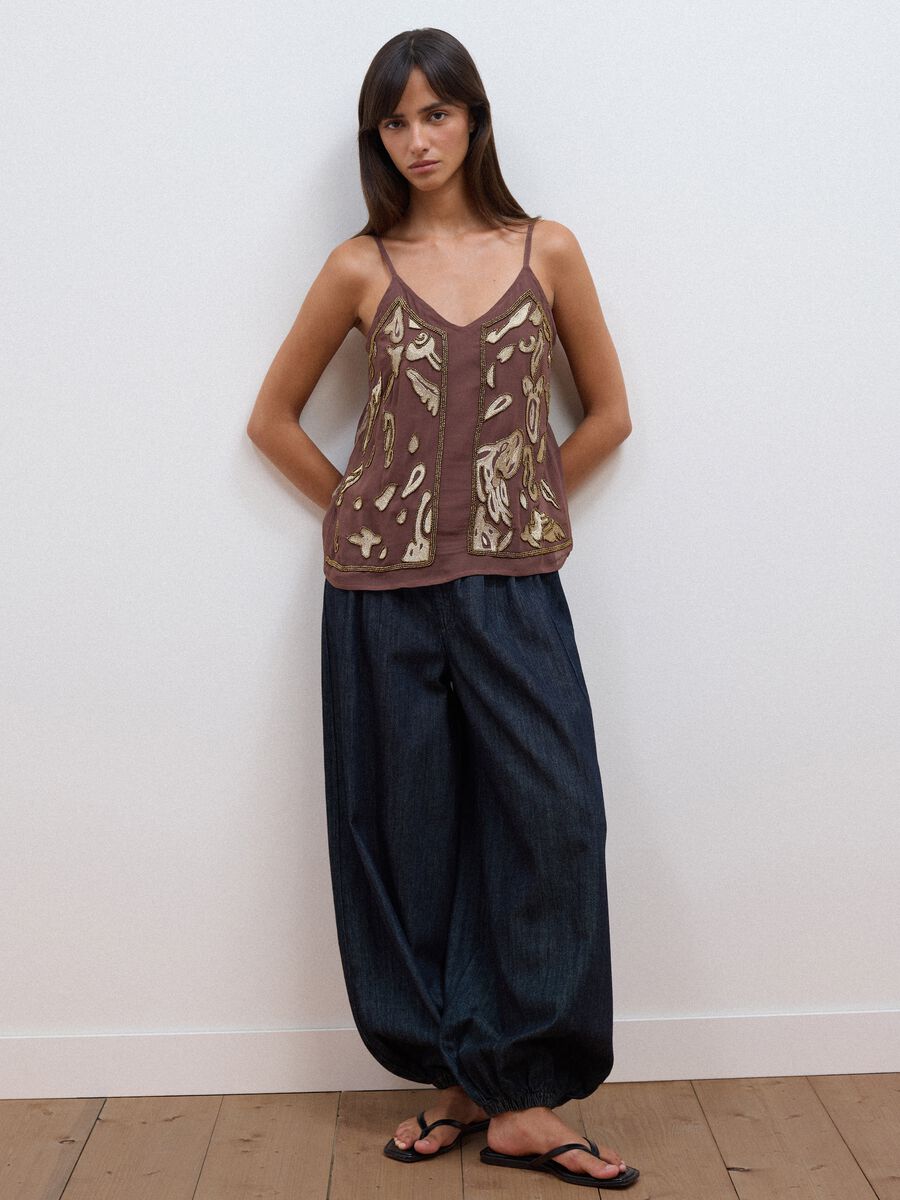Brown fitted pure viscose top with thin straps and embroidered pattern_2