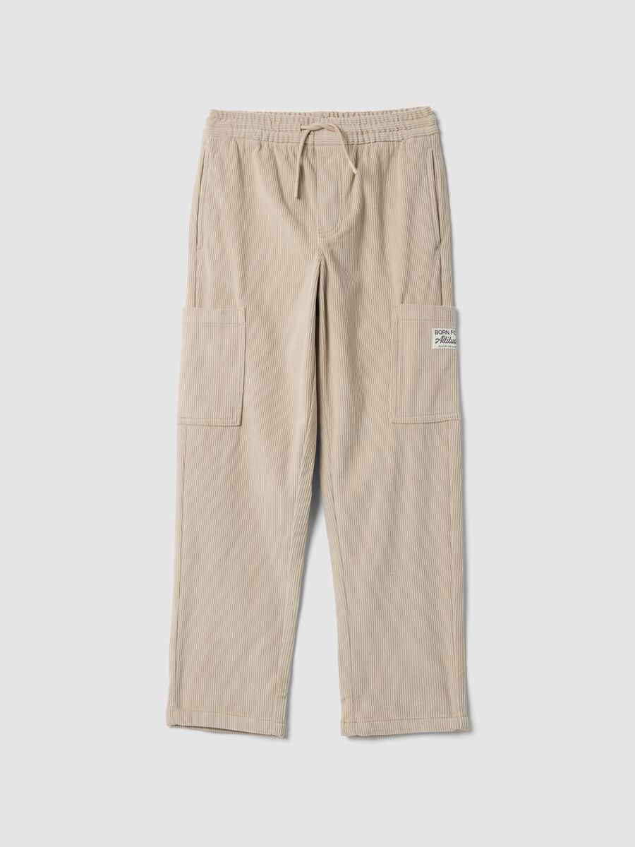 Pantaloni bianchi cargo comfort fit con vita elasticizzata_0