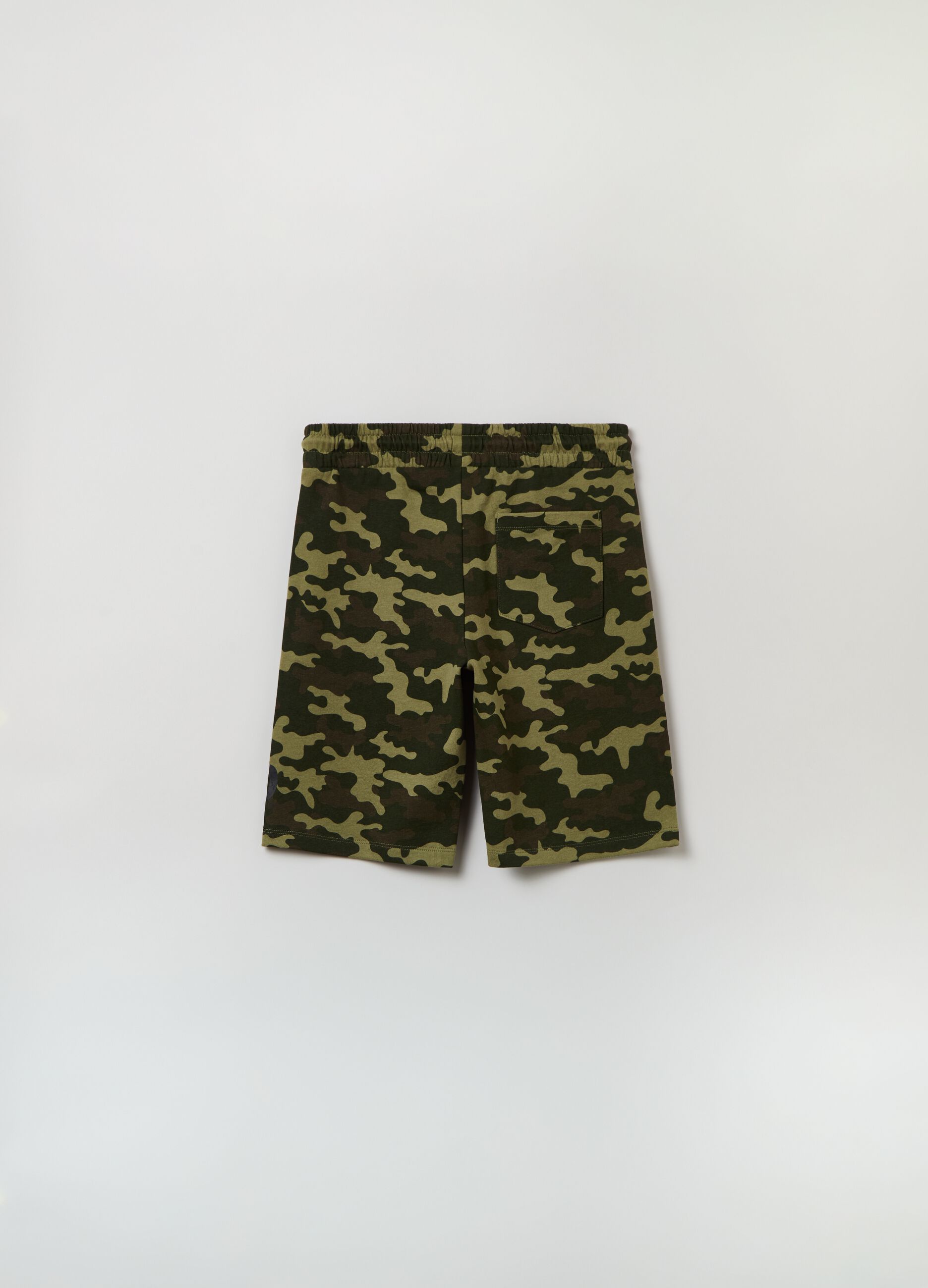 Camouflage Bermuda shorts with Jeep print
