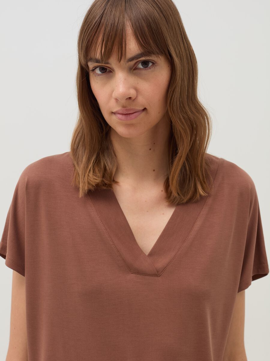 T-shirt with V neck and kimono sleeves_3