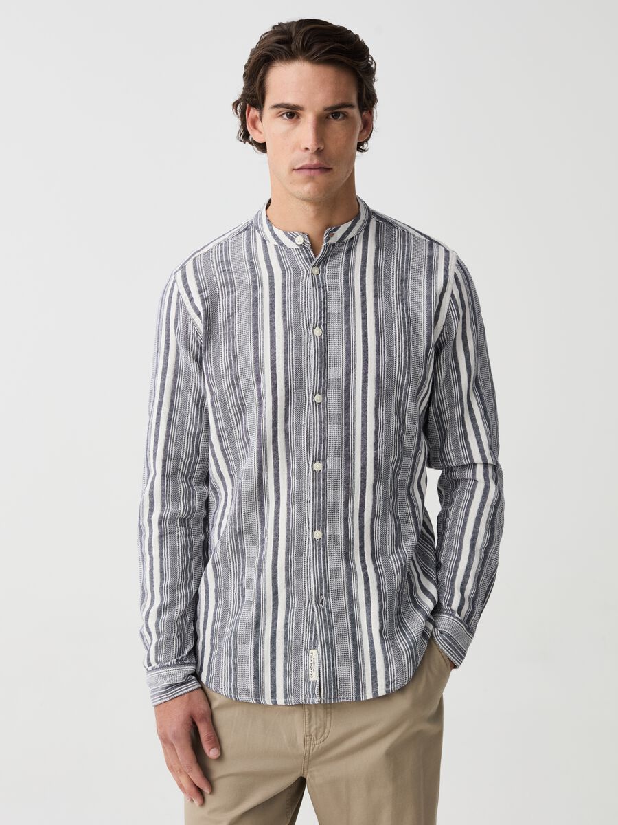 Camisa de algodón de rayas con cuello mao_0