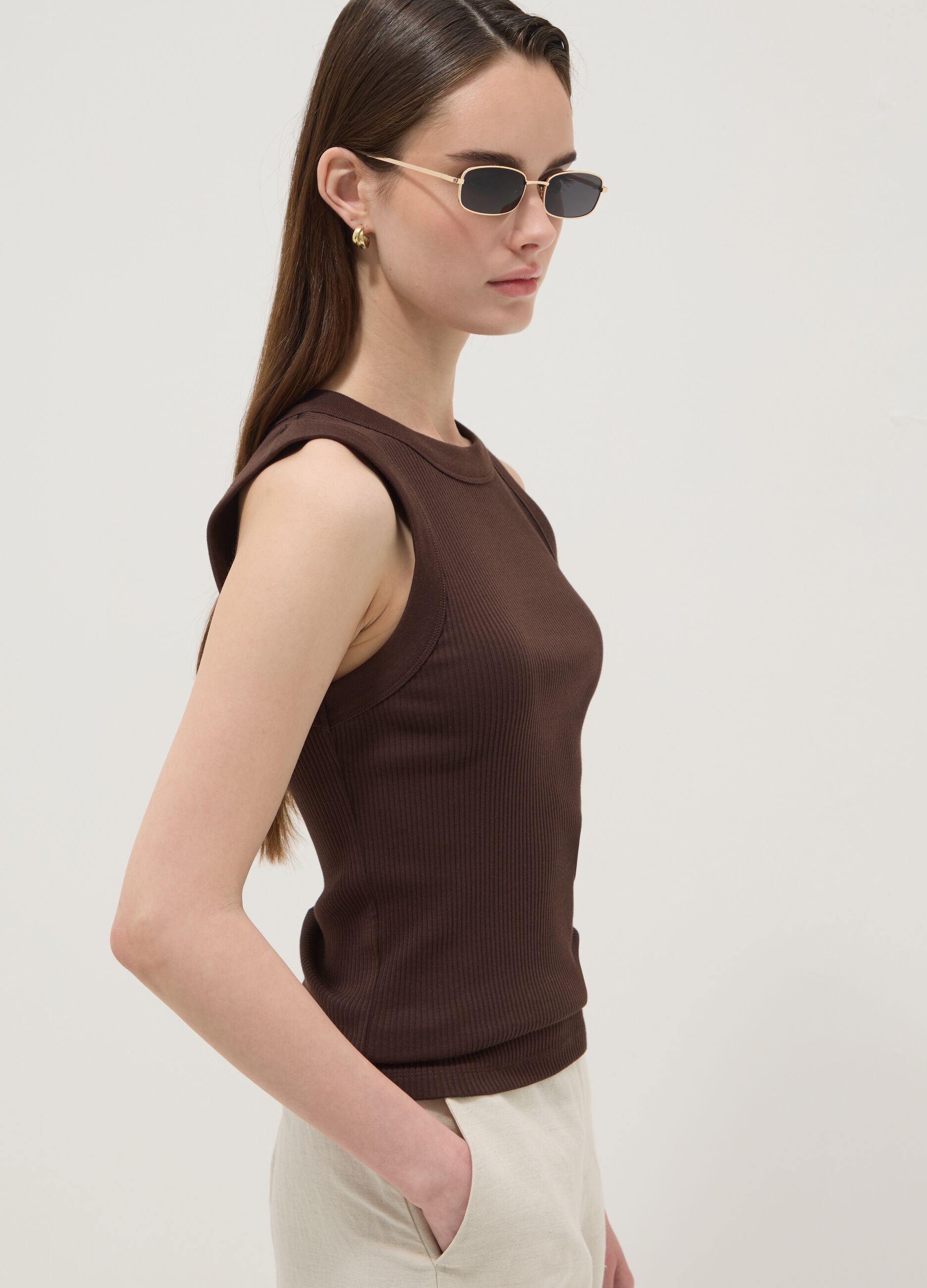 D&eacute;bardeur marron ajust&eacute; en coton stretch c&ocirc;tel&eacute;