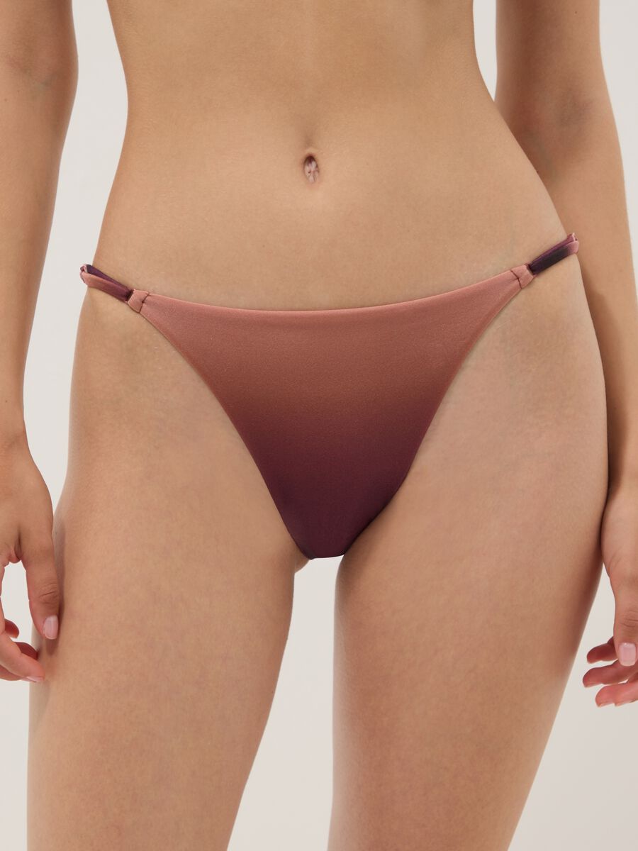 Braunes Bikinih&ouml;schen aus Stretchstoff mit Ombr&eacute;-Effekt_1