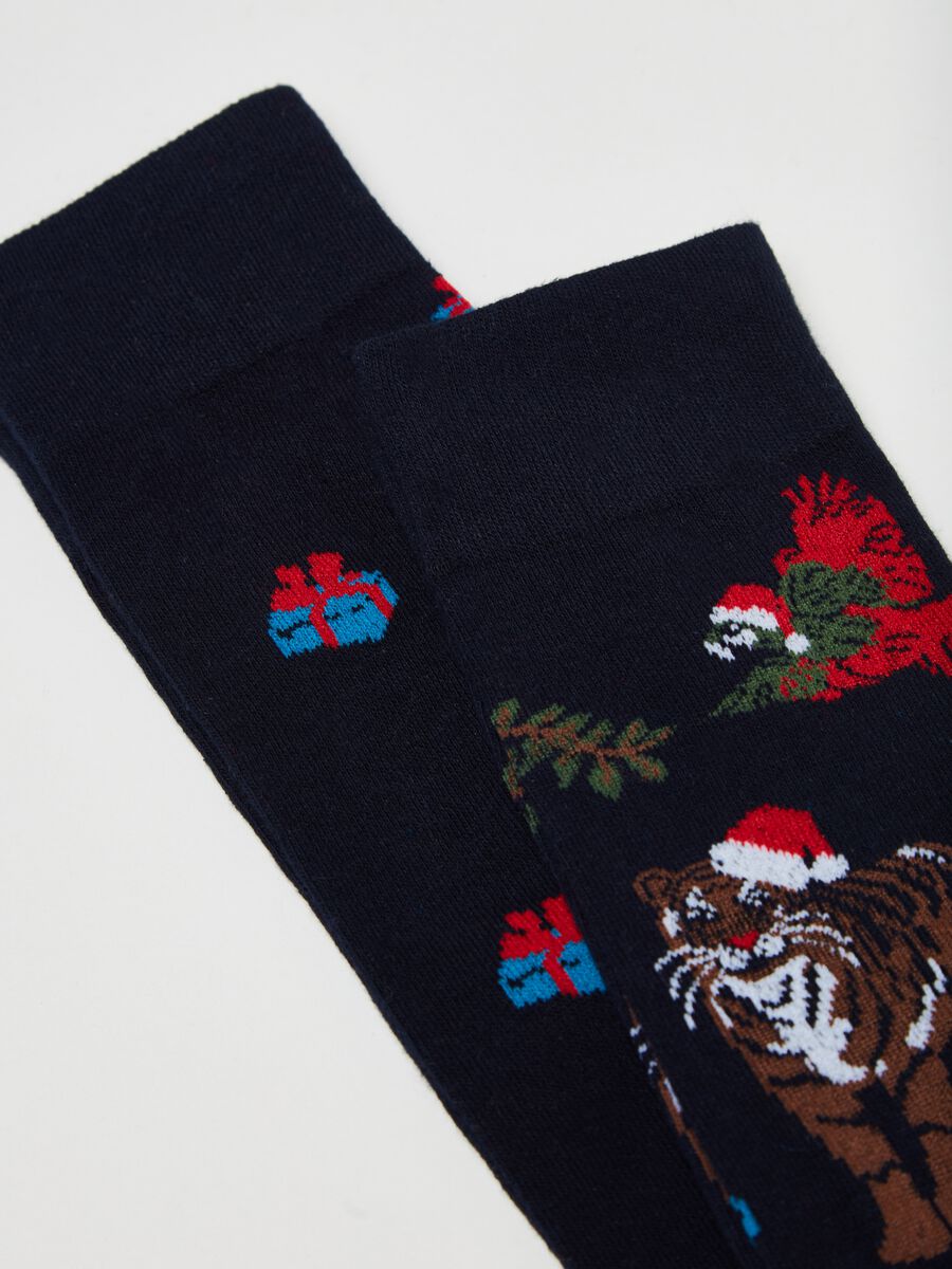 Pack dos calcetines largos con estampado navideño_1