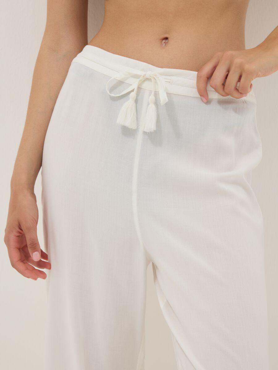Lange Hose aus reiner Viskose in Weiss_3