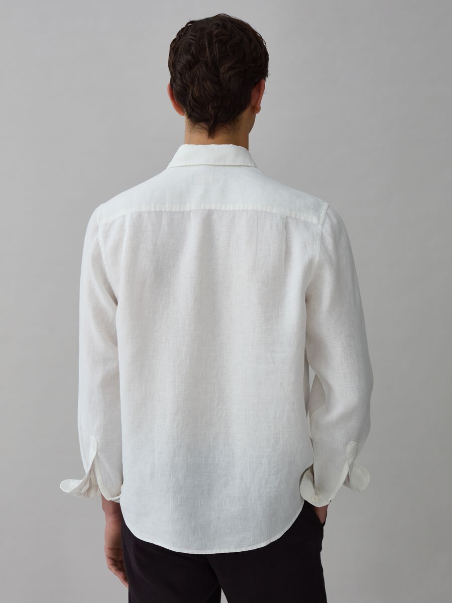 Regular-fit shirt in linen with pockets_2