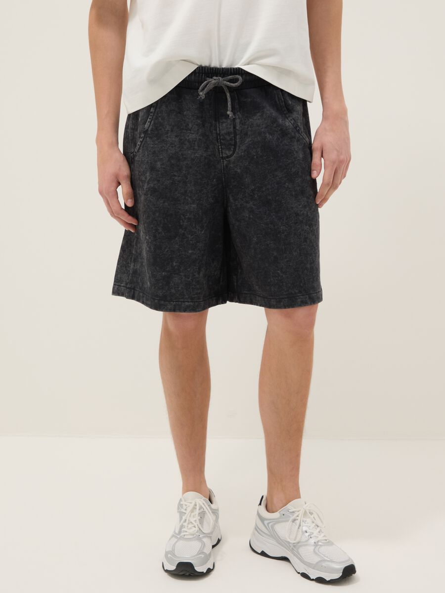 Schwarze Bermuda-Shorts aus Baumwollmix mit elastischem Bund_1