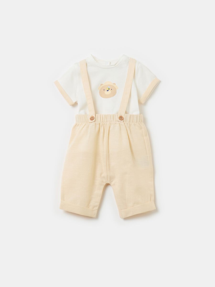 Cotton T-shirt and cotton and linen dungarees set_0