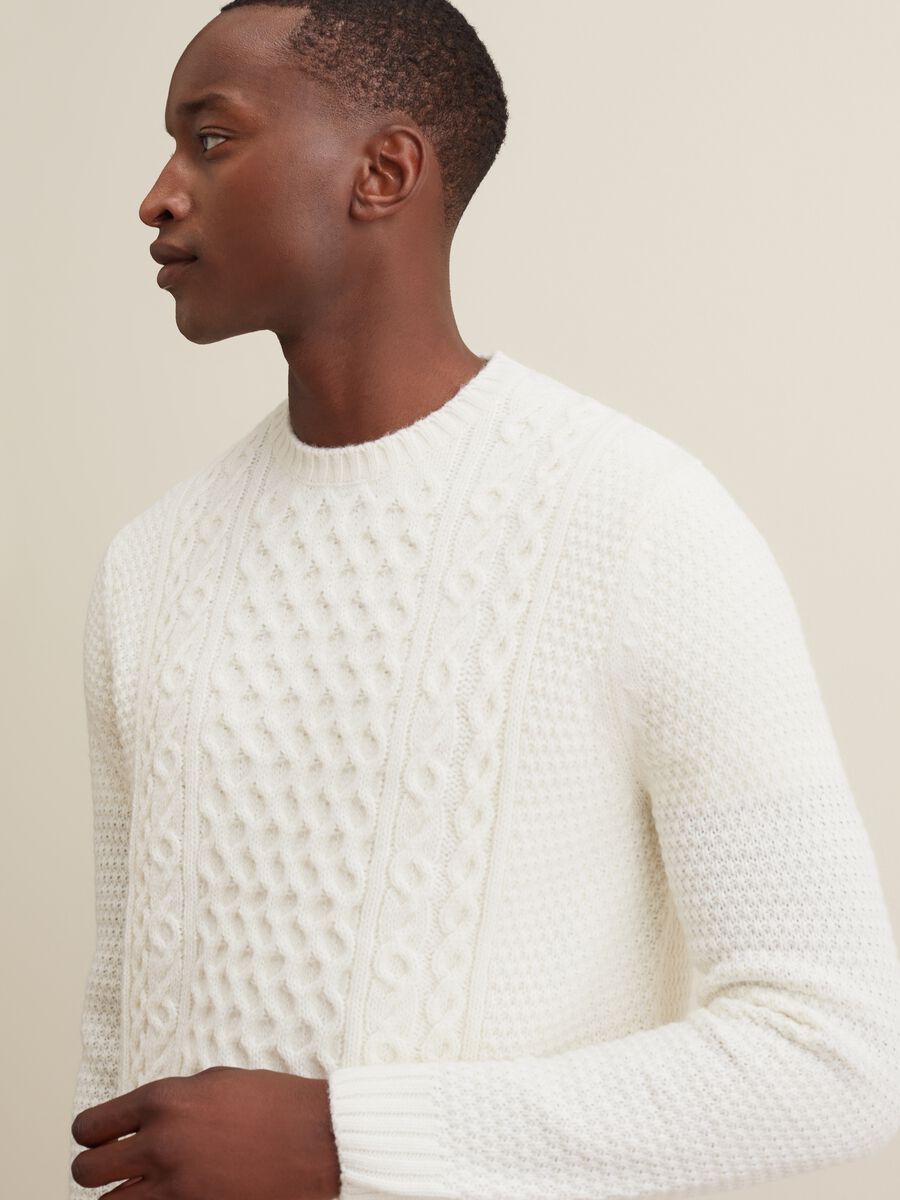 Pullover with round neck_1